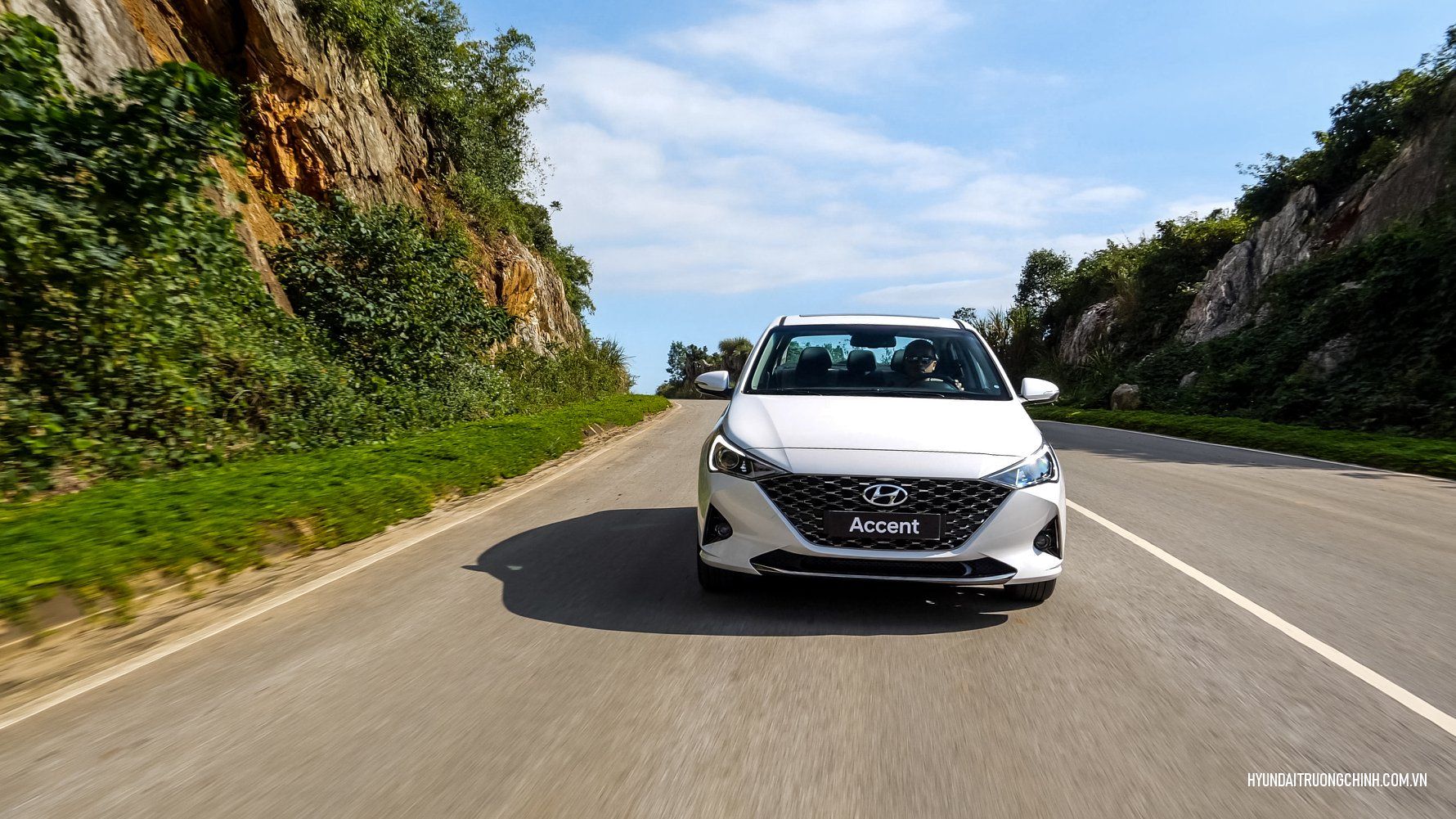 Hyundai Accent | Hyundai Accent 2024, một sản phẩm được lắp ráp tại Việt Nam, hiện đang được phân phối thông qua Hyundai Thành Công.